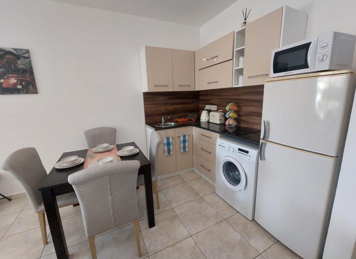 Joanne'S Cosy 1 Bdrm Apt Paphos Exterior photo