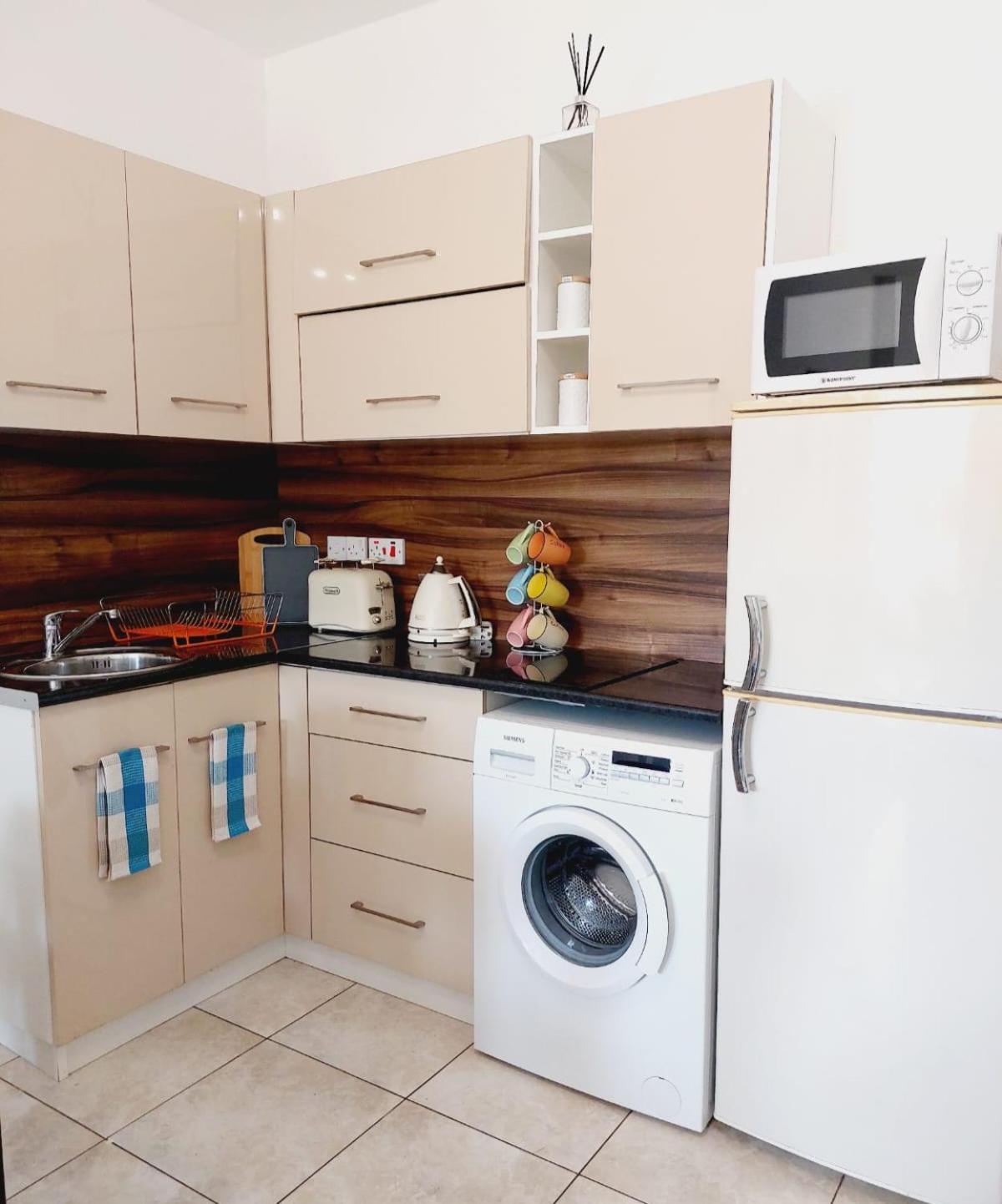 Joanne'S Cosy 1 Bdrm Apt Paphos Exterior photo